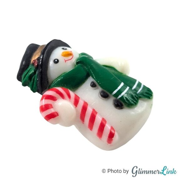 Vintage Fun World Division Winter Holiday Green Scarf Snowman Plastic Brooch Pin - Picture 2 of 7